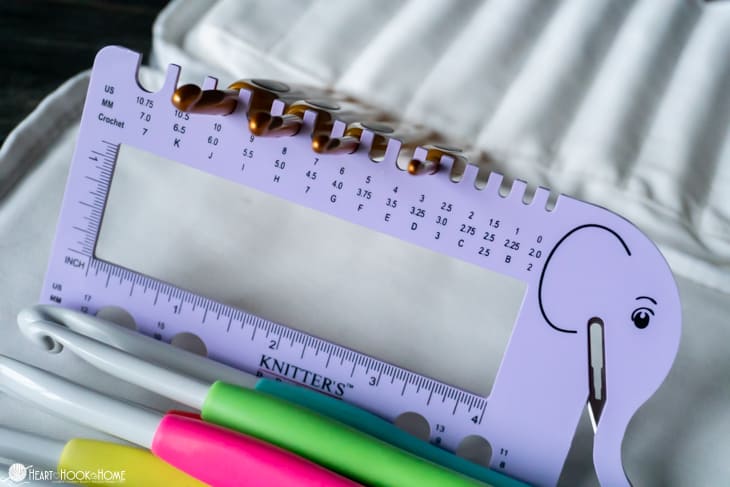 crochet hook size gauge tool