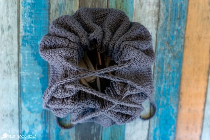 Crochet cosmetics bag free pattern