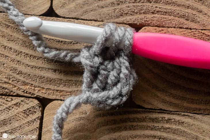 making foundation double crochet stitches