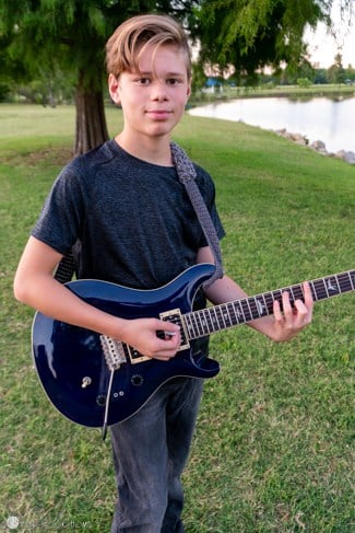 how to crochet a guitar strap