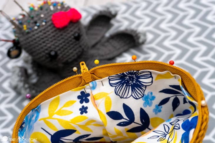 How to sew a lining to a crochet purse