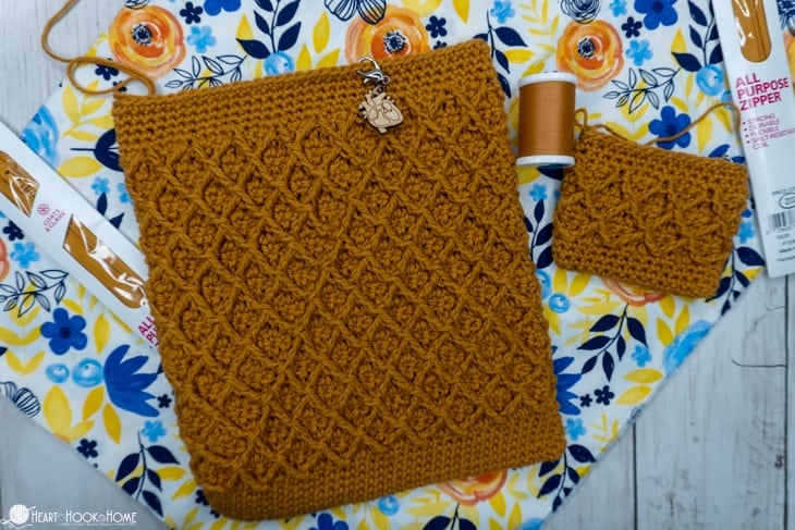 how to sew a lining and zipper to crochet