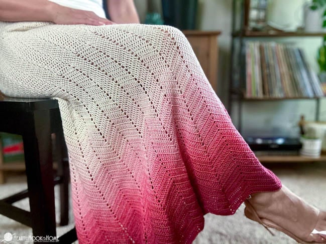 white to red crochet skirt pattern