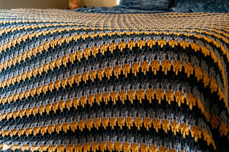 Larksfoot blanket free crochet pattern