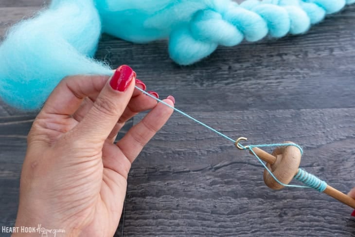 How to use a drop spindle