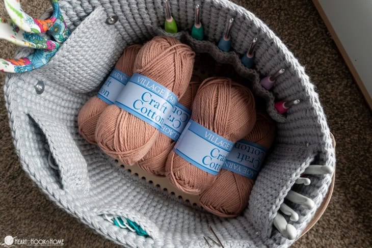 How to Crochet a Yarn Organizer or Fanny Pack